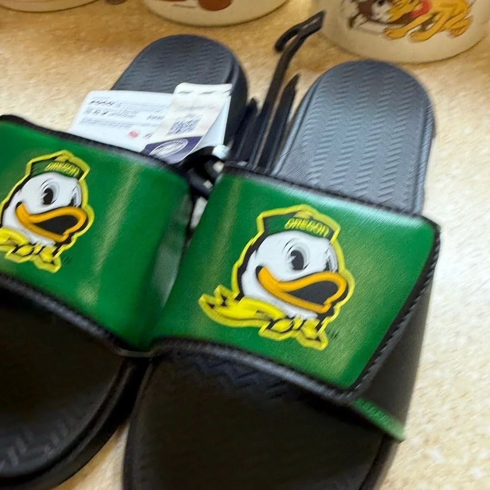Oregon Ducks show your